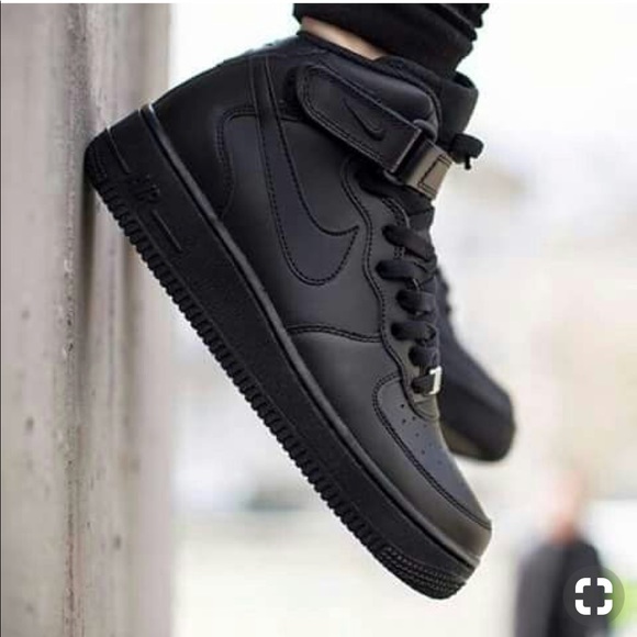Women’s 8 Black nike Air Force 1 - Picture 2 of 5